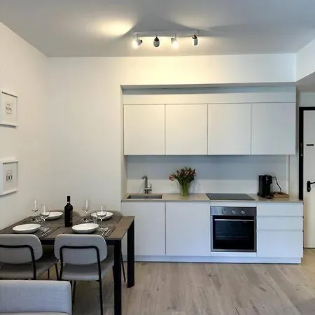 Live - Via A Riva * Лугано