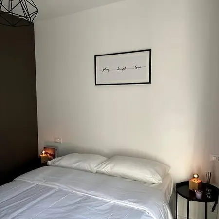 Live - Via A Riva Apartment
