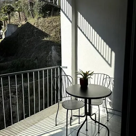 Live - Via A Riva * Лугано