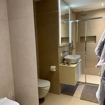 Апартаменти Live - Via A Riva *