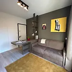 Live - Via A Riva Appartement *